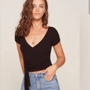 🐦‍⬛ Reformation Flora Wrap Top M Cozy!